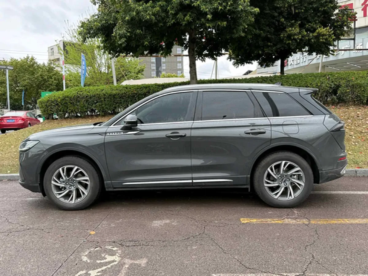 2024 Lincoln Corsair 2.0T 261HP L4 8AT,autocango,china used car exporter,china ev exporter,chinese used car exporter,chinese used ev exporter