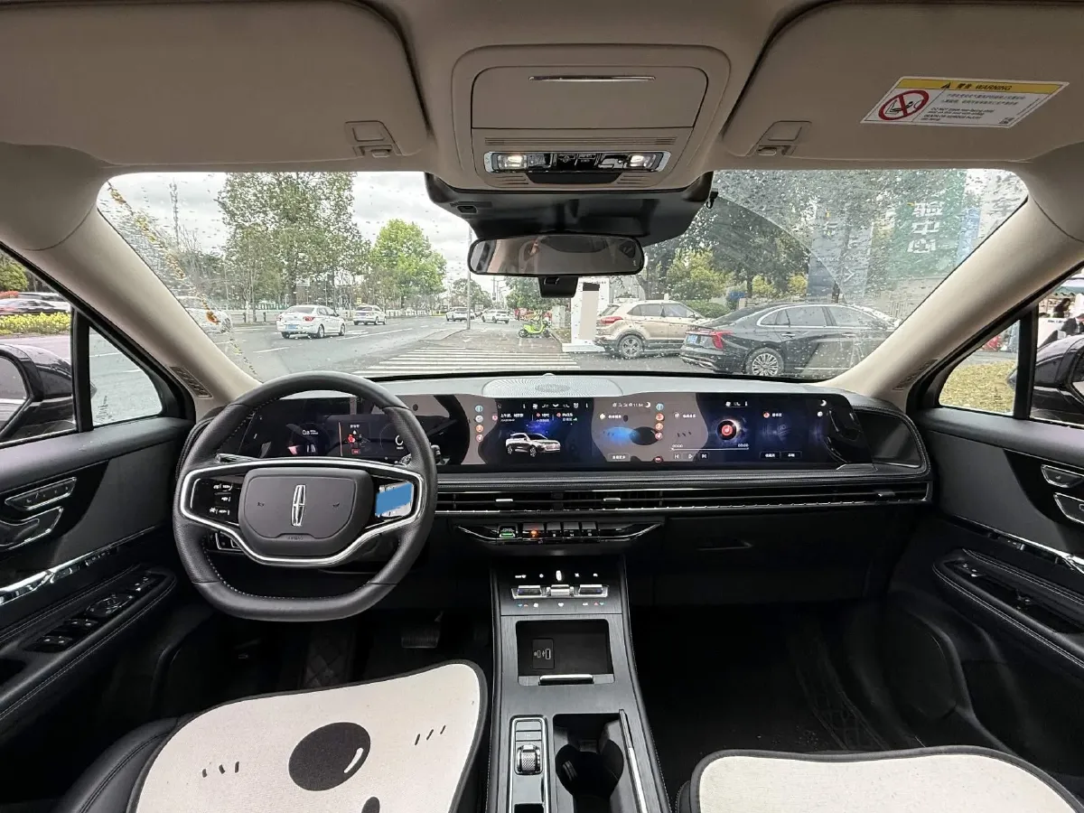 2024 Lincoln Corsair 2.0T 261HP L4 8AT,autocango,china used car exporter,china ev exporter,chinese used car exporter,chinese used ev exporter