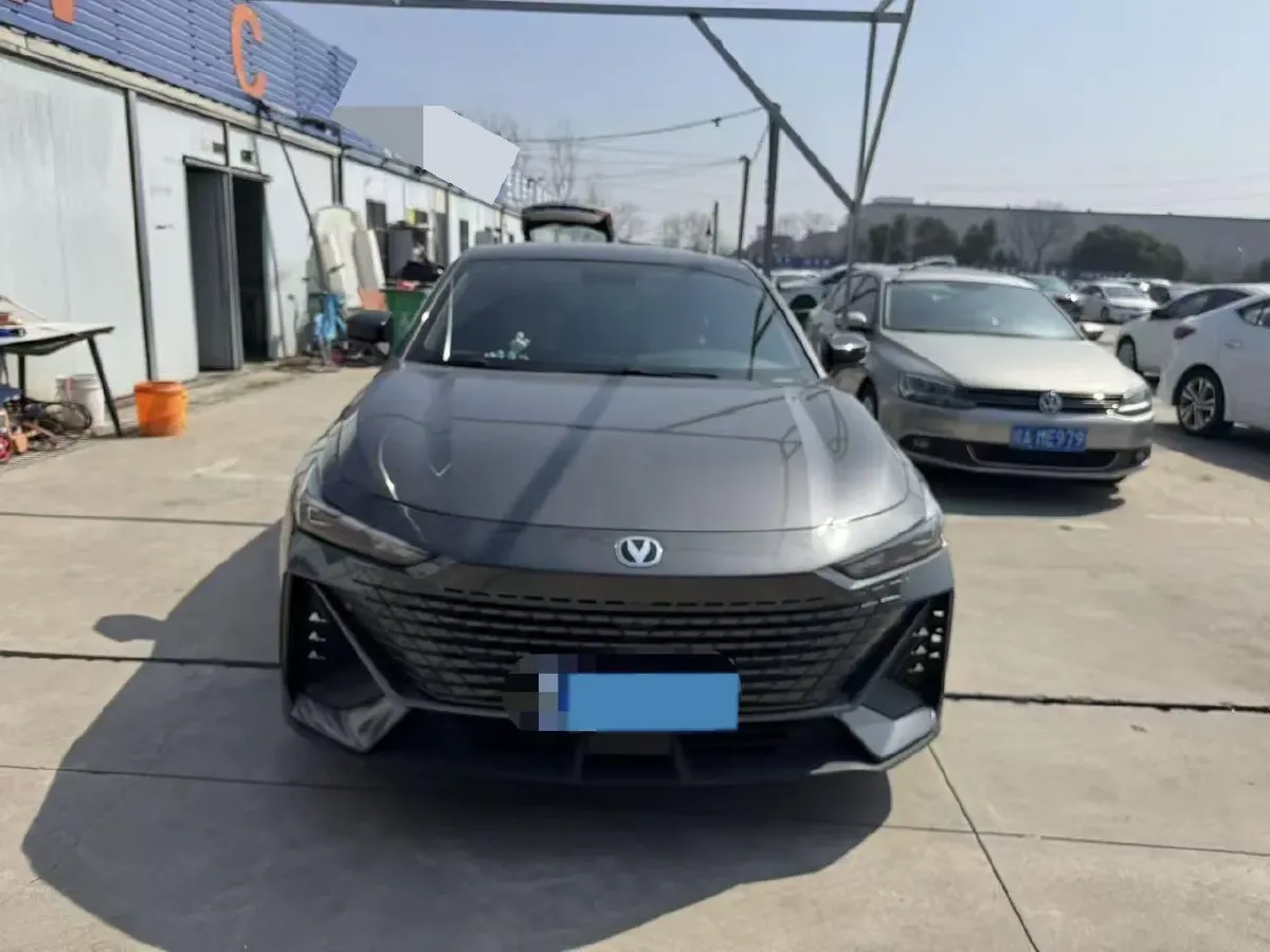 2022 ChangAn UNI-V 1.5T 188HP L4 7DCT,autocango,china used car exporter,china ev exporter,chinese used car exporter,chinese used ev exporter
