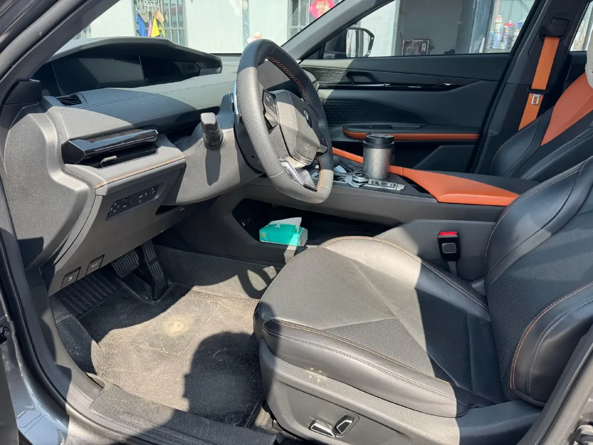 2022 ChangAn UNI-V 1.5T 188HP L4 7DCT,autocango,china used car exporter,china ev exporter,chinese used car exporter,chinese used ev exporter