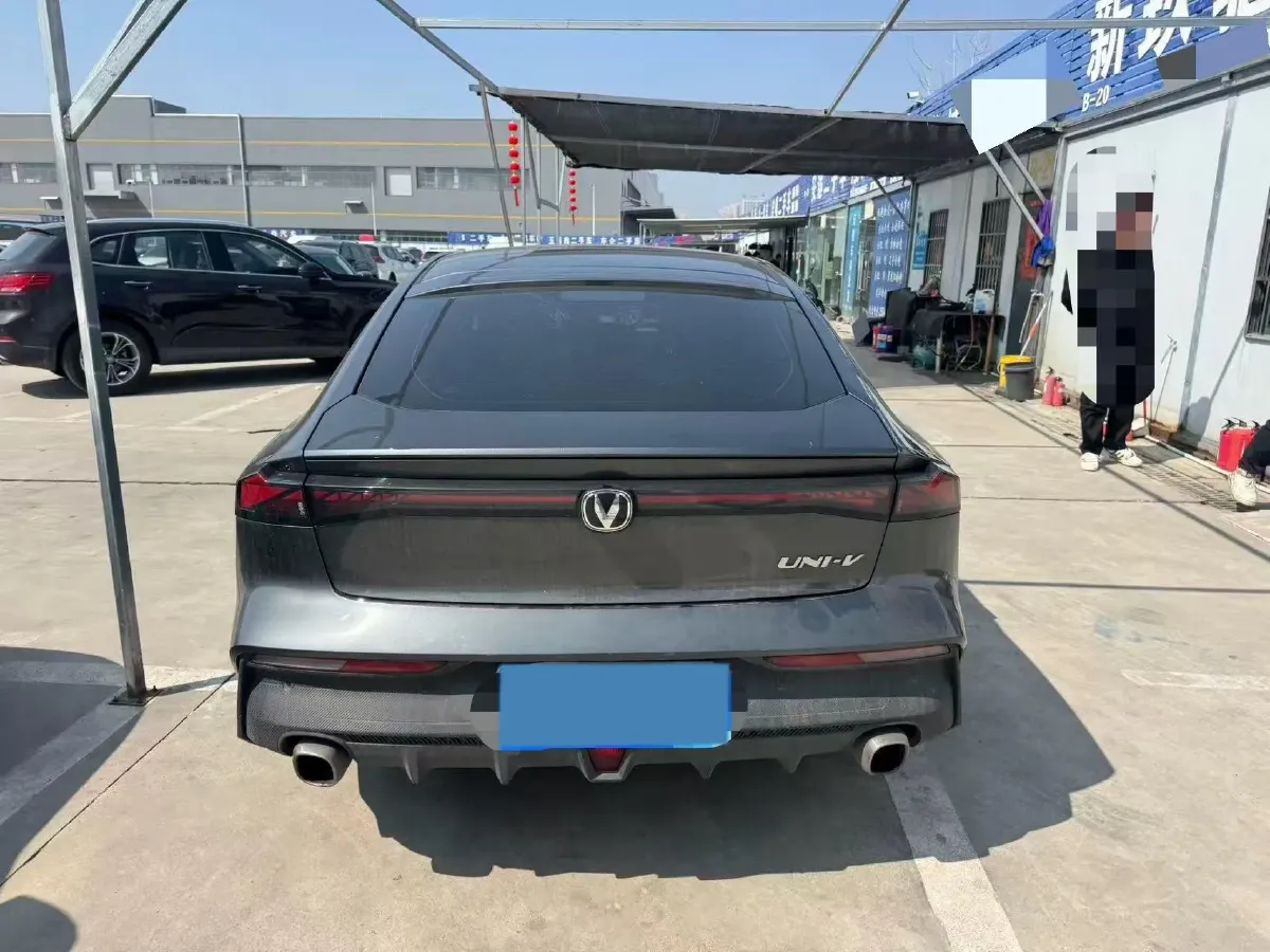 2022 ChangAn UNI-V 1.5T 188HP L4 7DCT,autocango,china used car exporter,china ev exporter,chinese used car exporter,chinese used ev exporter