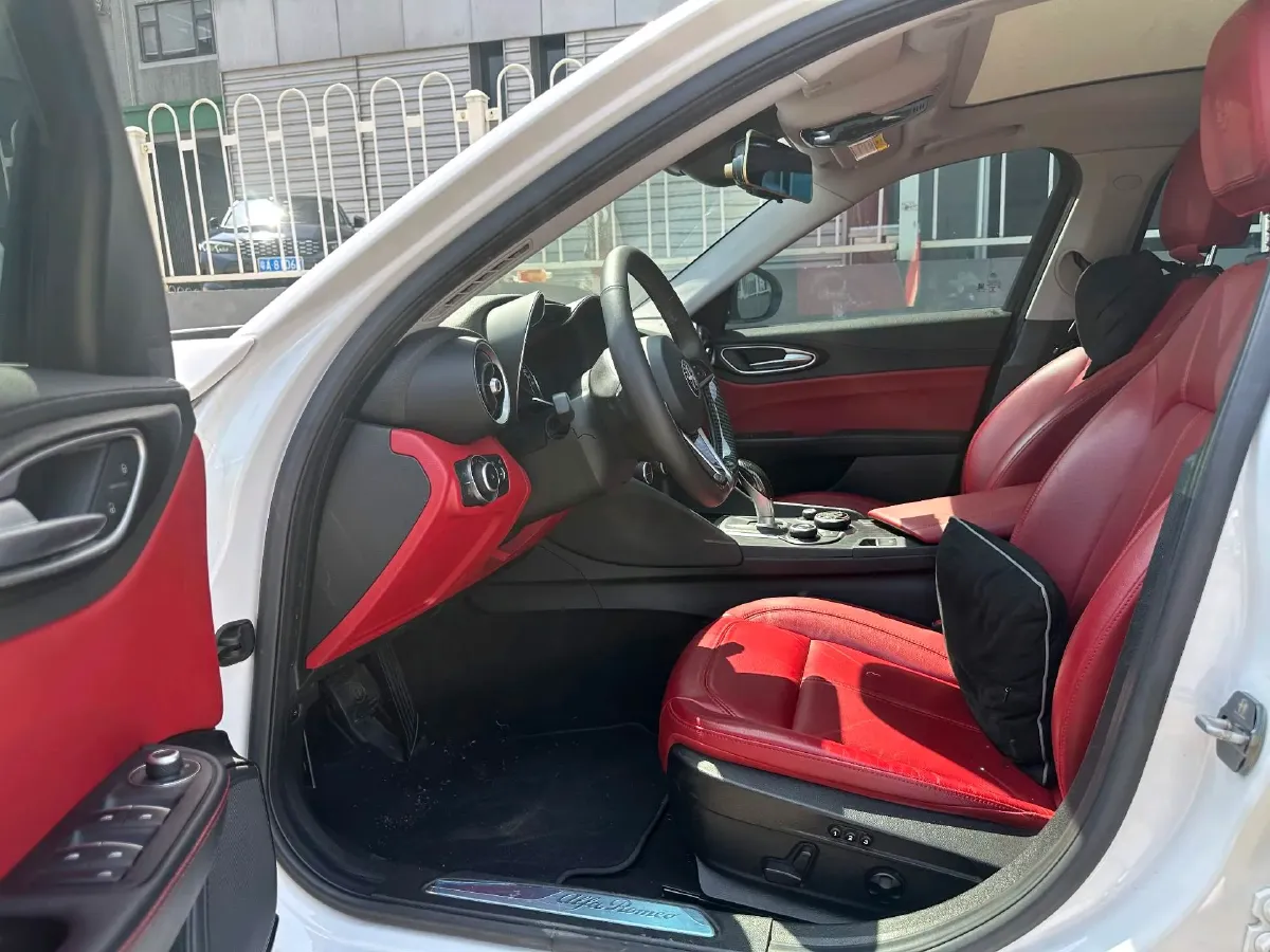 2017 Toyota Highlander 2.0T 220HP L4 6AT,autocango,china used car exporter,china ev exporter,chinese used car exporter,chinese used ev exporter