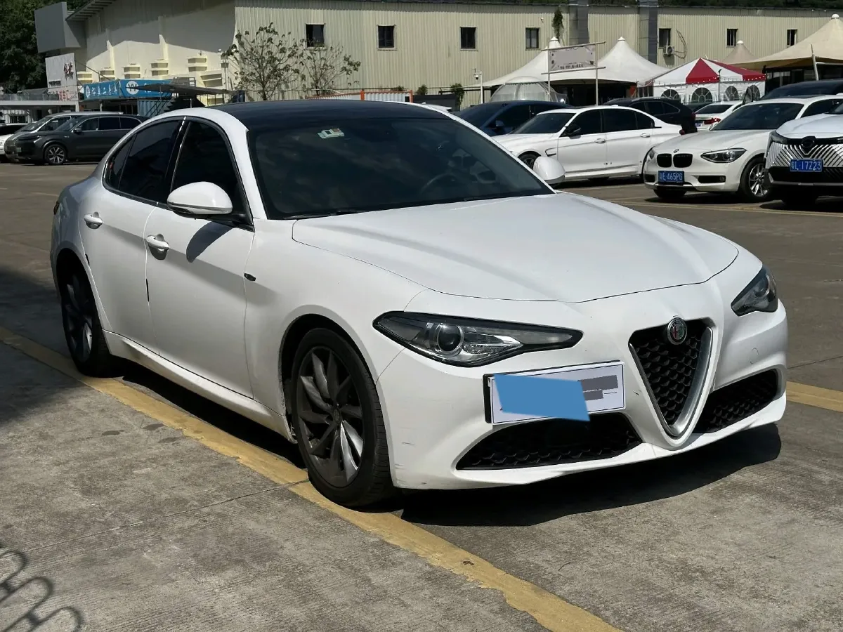 2017 Toyota Highlander 2.0T 220HP L4 6AT,autocango,china used car exporter,china ev exporter,chinese used car exporter,chinese used ev exporter