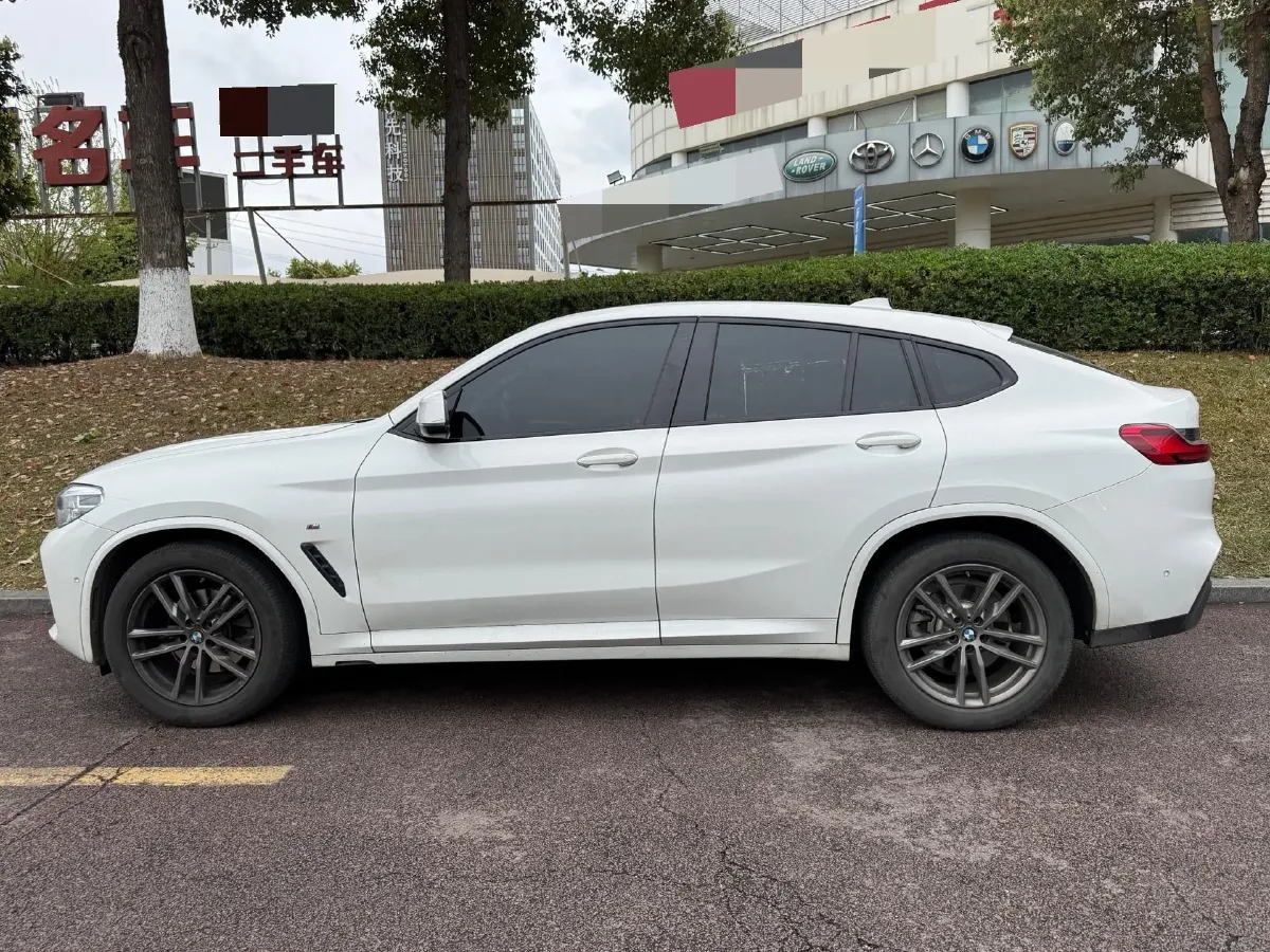 2020 BMW X4 2.0T 184HP L4 8AT,autocango,china used car exporter,china ev exporter,chinese used car exporter,chinese used ev exporter