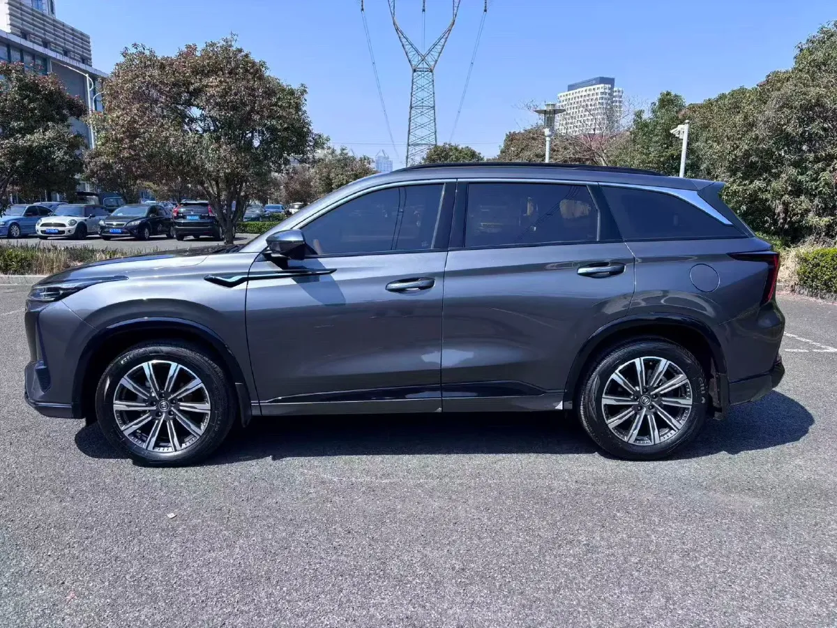 2023 ChangAn CS75 Plus 1.5T 188HP L4 8AT,autocango,china used car exporter,china ev exporter,chinese used car exporter,chinese used ev exporter