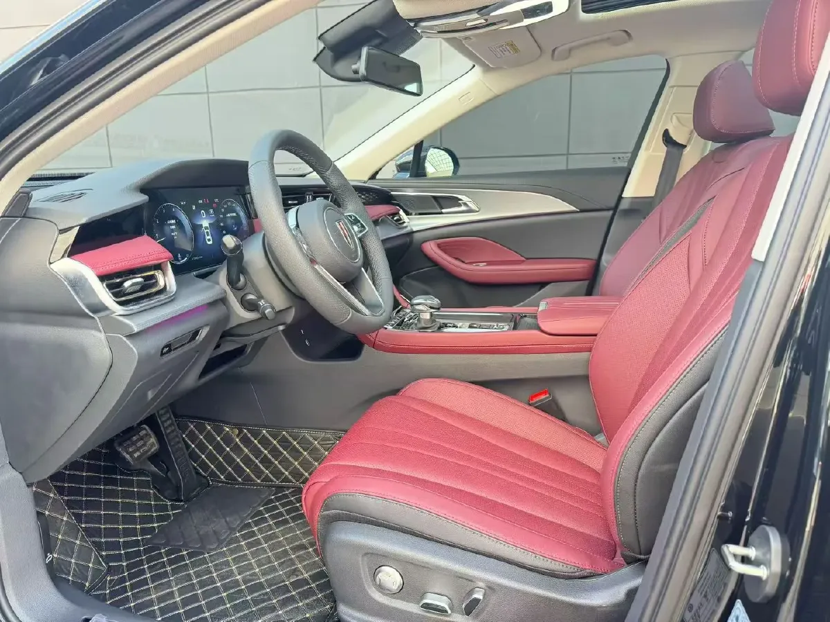 2023 HongQi H5 2.0T 224HP L4 8AT,autocango,china used car exporter,china ev exporter,chinese used car exporter,chinese used ev exporter