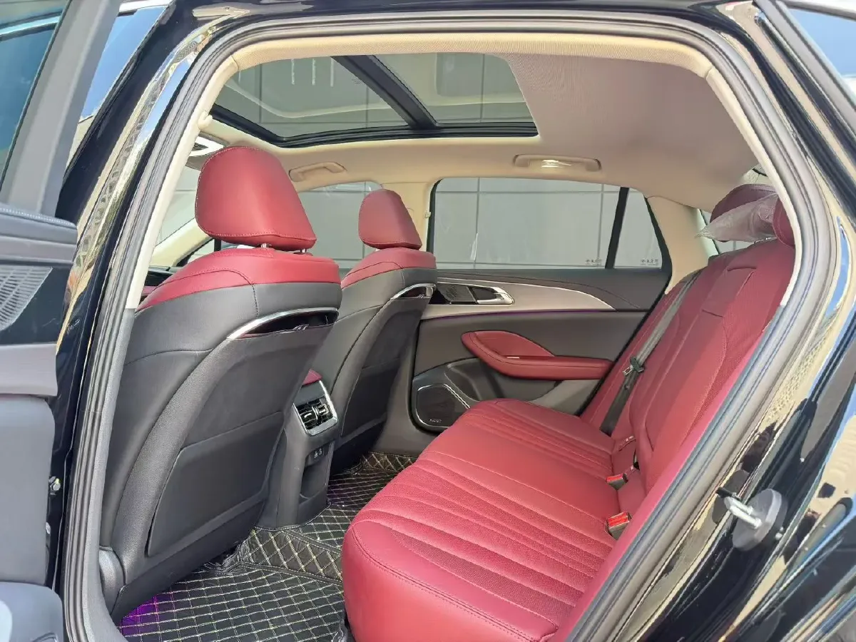 2023 HongQi H5 2.0T 224HP L4 8AT,autocango,china used car exporter,china ev exporter,chinese used car exporter,chinese used ev exporter