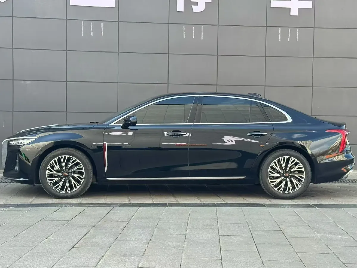 2023 HongQi H5 2.0T 224HP L4 8AT,autocango,china used car exporter,china ev exporter,chinese used car exporter,chinese used ev exporter