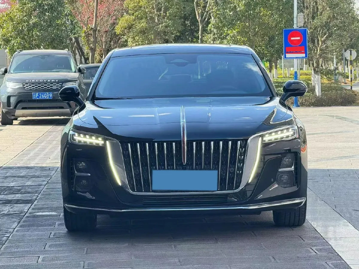 2023 HongQi H5 2.0T 224HP L4 8AT,autocango,china used car exporter,china ev exporter,chinese used car exporter,chinese used ev exporter