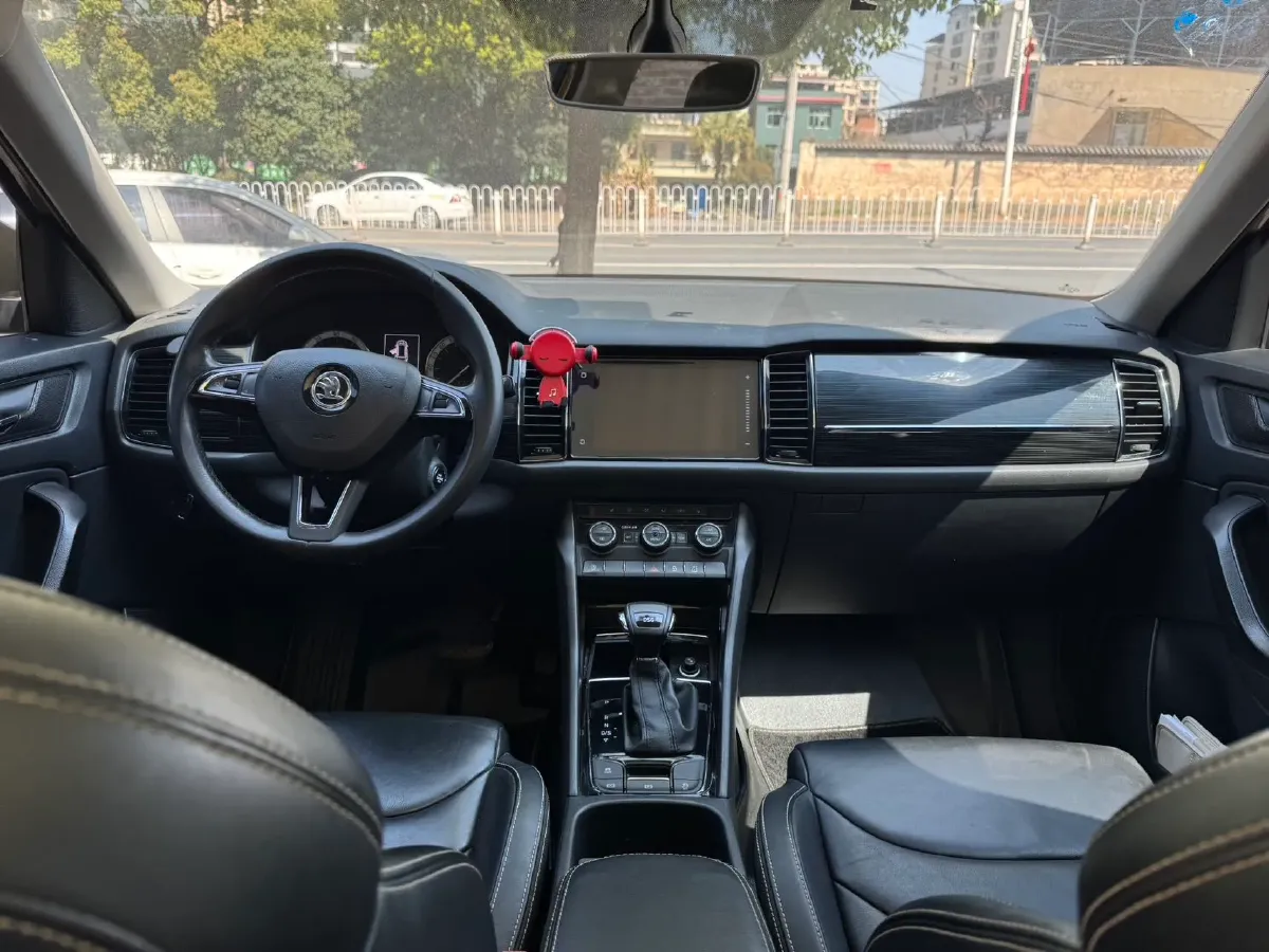 2017 Skoda Kodiak 1.8T 180HP L4 7DCT,autocango,china used car exporter,china ev exporter,chinese used car exporter,chinese used ev exporter