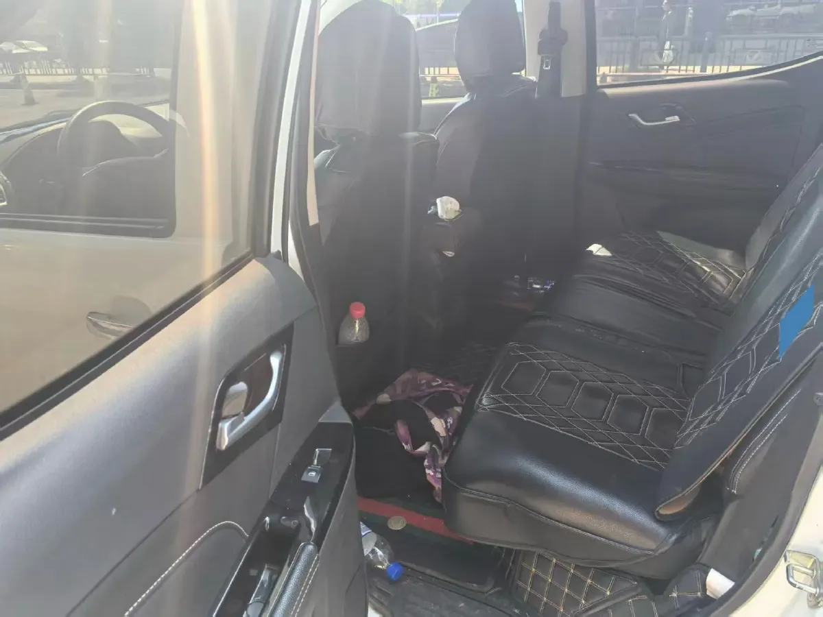 2019 Isuzu LingTuo 2.5T 129HP L4 6MT,autocango,china used car exporter,china ev exporter,chinese used car exporter,chinese used ev exporter