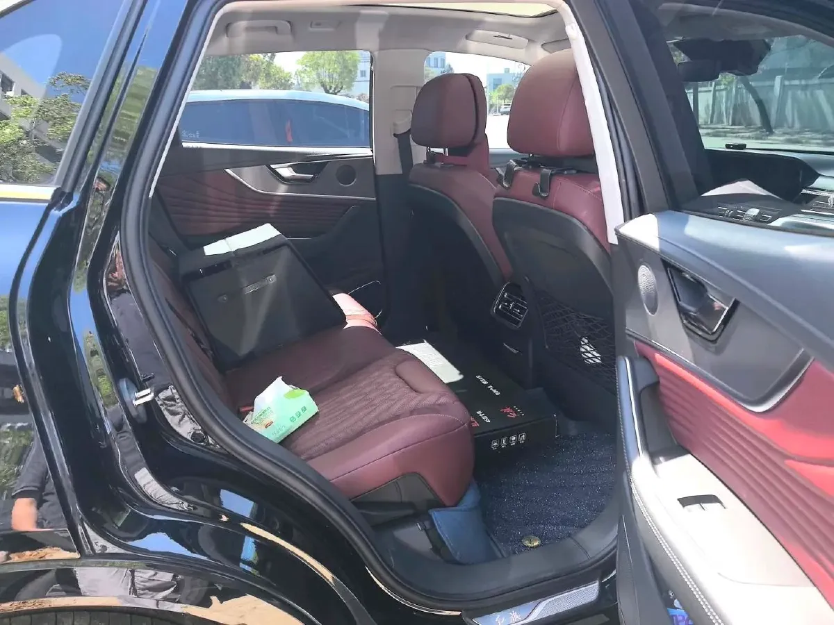 2023 HongQi HS5 2.0T 252HP L4 8AT,autocango,china used car exporter,china ev exporter,chinese used car exporter,chinese used ev exporter