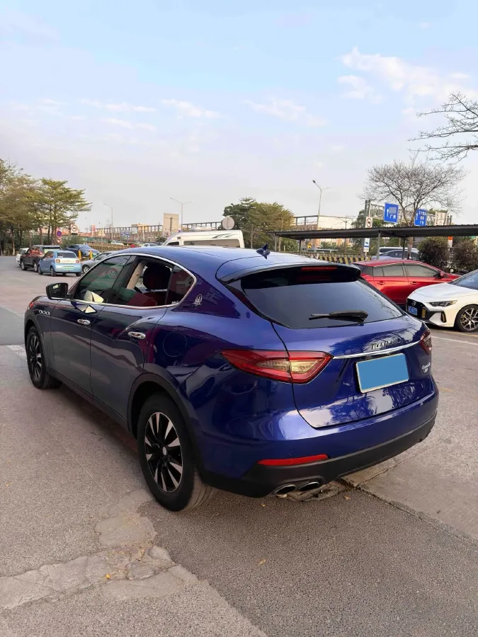 2018 Maserati Levante 3.0T 350HP V6 8AT,autocango,china used car exporter,china ev exporter,chinese used car exporter,chinese used ev exporter