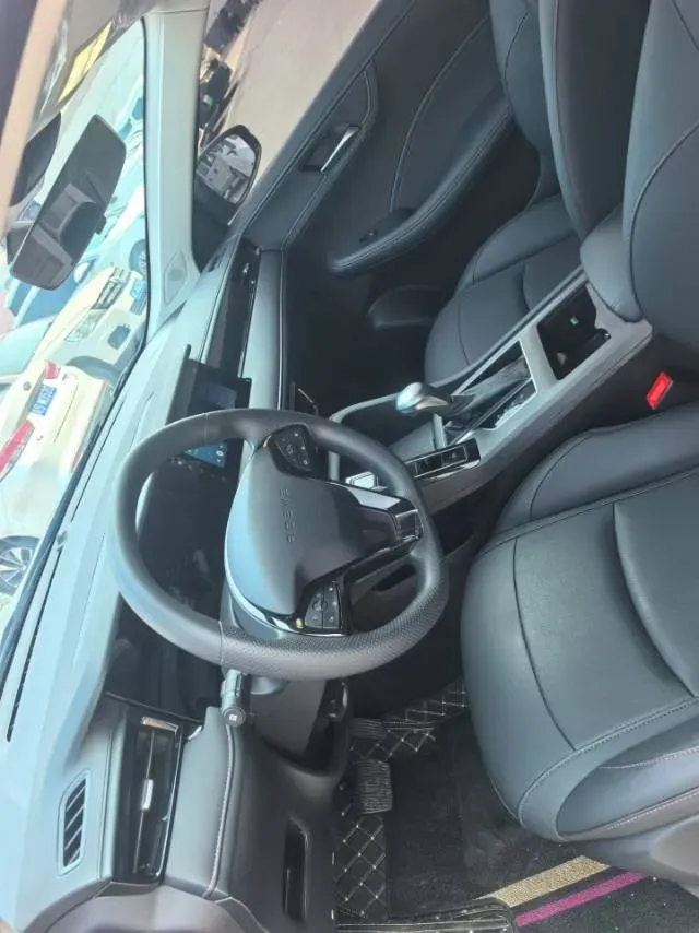 2023 Roewe i5 1.5L 129HP L4 CVT,autocango,china used car exporter,china ev exporter,chinese used car exporter,chinese used ev exporter