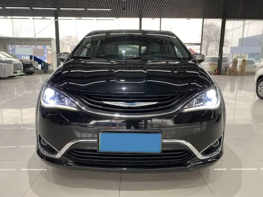 2017 Chrysler Pacifica 3.6L 279HP V6 9AT,autocango,china used car exporter,china ev exporter,chinese used car exporter,chinese used ev exporter