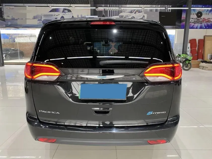2017 Chrysler Pacifica 3.6L 279HP V6 9AT,autocango,china used car exporter,china ev exporter,chinese used car exporter,chinese used ev exporter