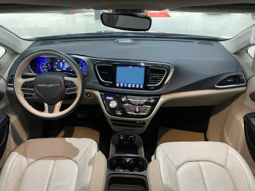 2017 Chrysler Pacifica 3.6L 279HP V6 9AT,autocango,china used car exporter,china ev exporter,chinese used car exporter,chinese used ev exporter