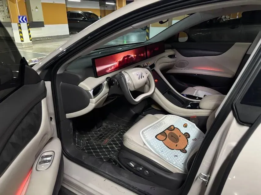 2024 IM L6 BEV 75KWH,autocango,china used car exporter,china ev exporter,chinese used car exporter,chinese used ev exporter