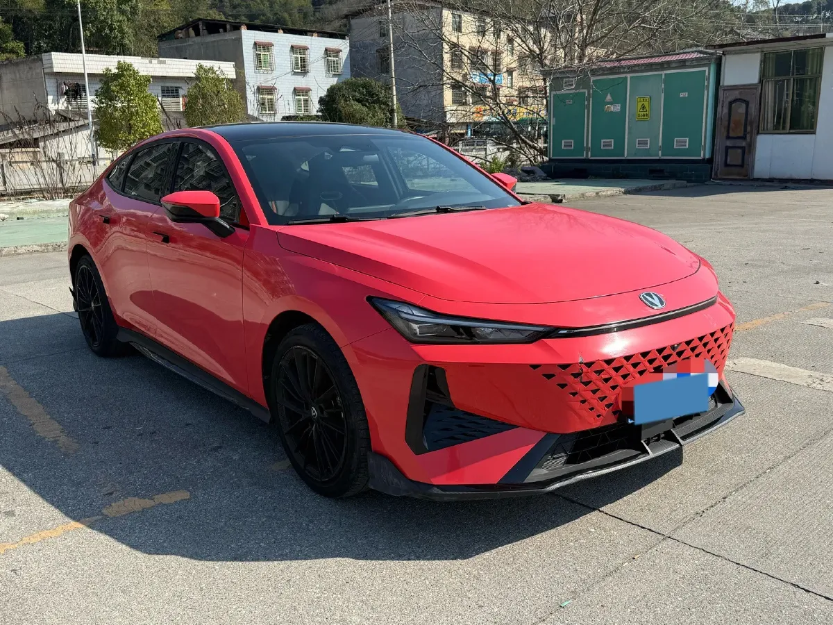 2023 ChangAn UNI-V 1.5T 188HP L4 7DCT,autocango,china used car exporter,china ev exporter,chinese used car exporter,chinese used ev exporter