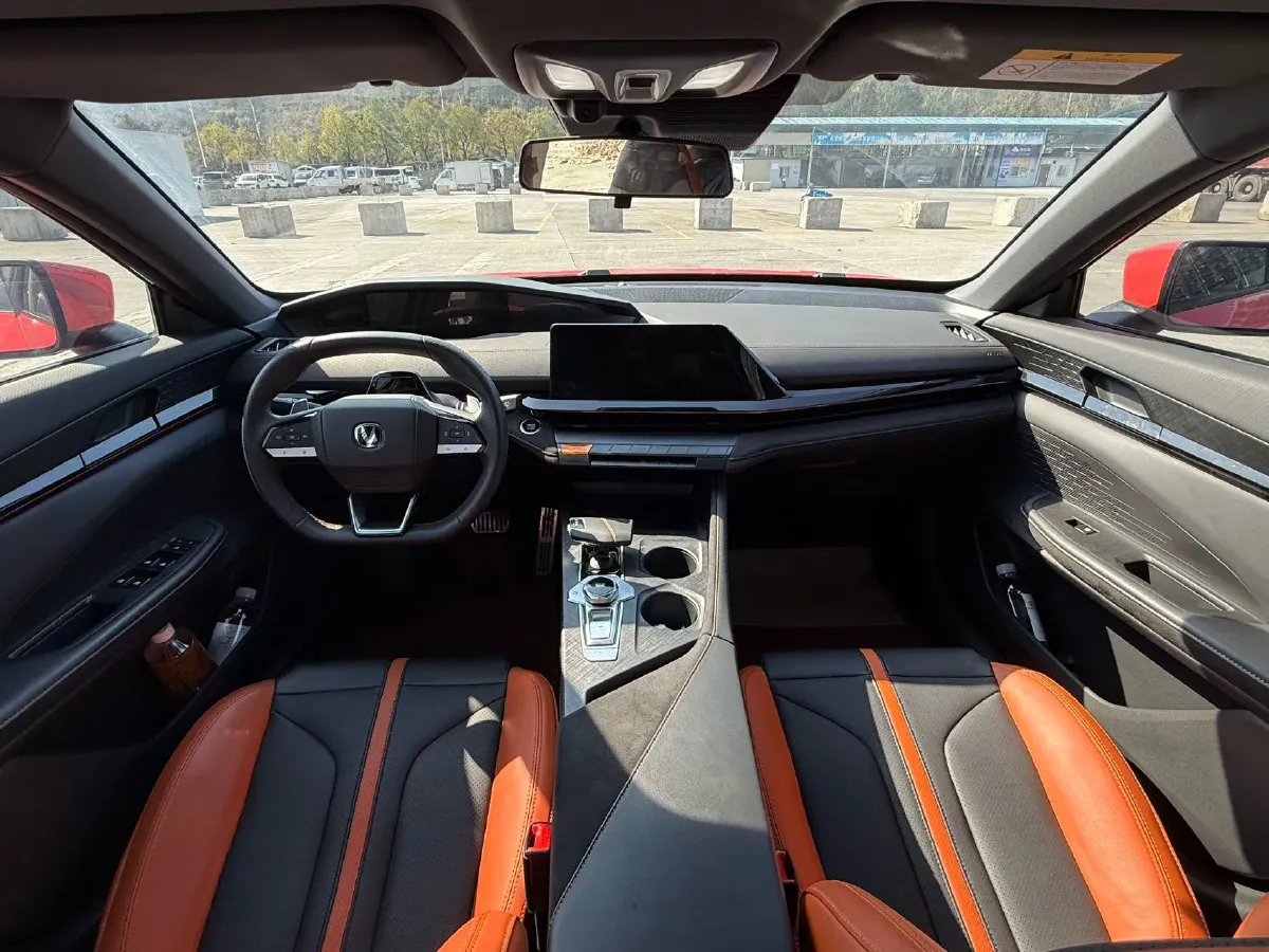 2023 ChangAn UNI-V 1.5T 188HP L4 7DCT,autocango,china used car exporter,china ev exporter,chinese used car exporter,chinese used ev exporter