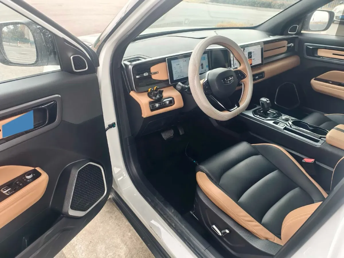 2023 Geely ICON 1.5T 181HP L4 7DCT,autocango,china used car exporter,china ev exporter,chinese used car exporter,chinese used ev exporter