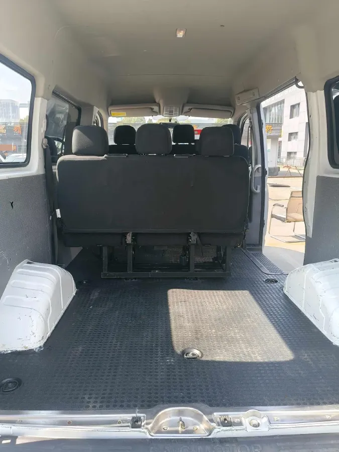 2019 MAXUS XinTu V80 2.5T 136HP L4 6MT,autocango,china used car exporter,china ev exporter,chinese used car exporter,chinese used ev exporter