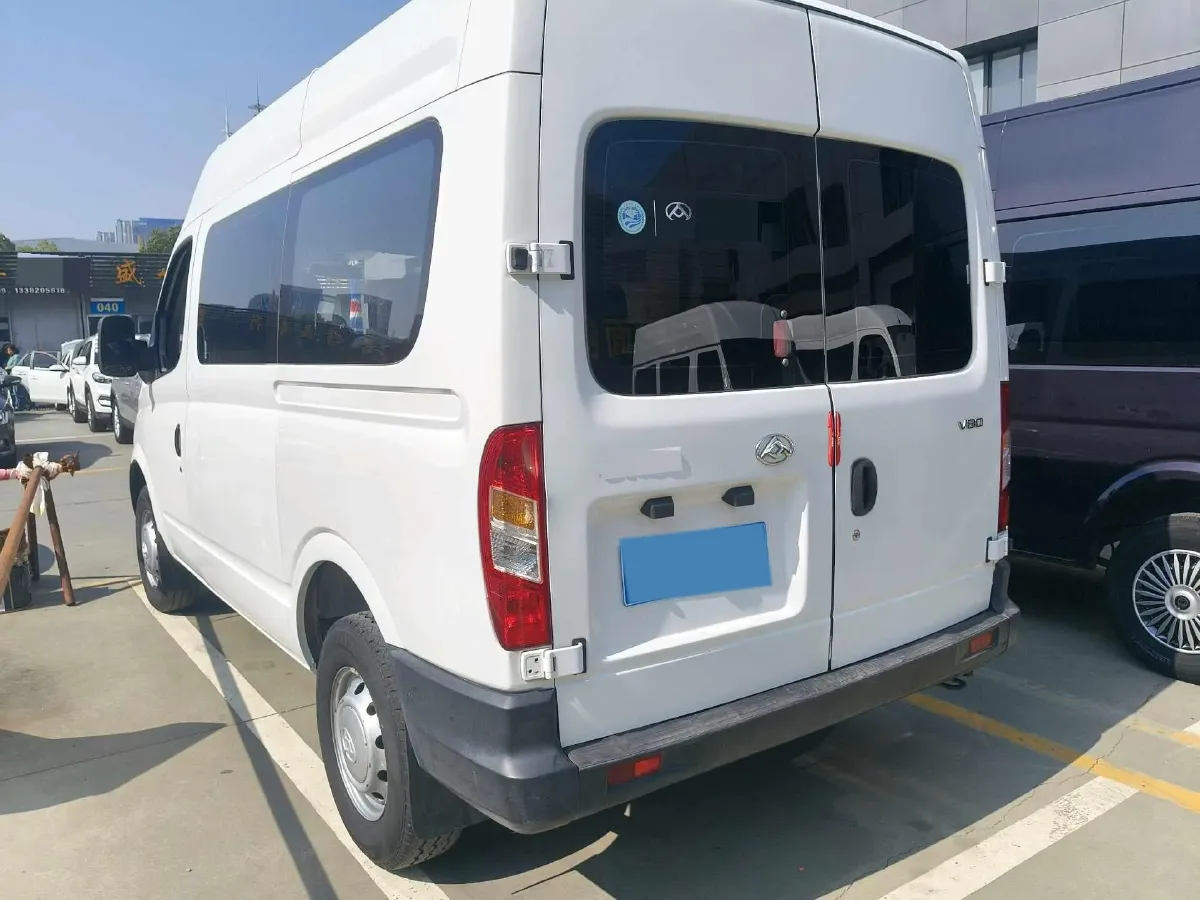 2019 MAXUS XinTu V80 2.5T 136HP L4 6MT,autocango,china used car exporter,china ev exporter,chinese used car exporter,chinese used ev exporter