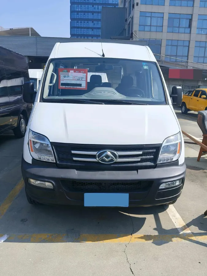 2019 MAXUS XinTu V80 2.5T 136HP L4 6MT,autocango,china used car exporter,china ev exporter,chinese used car exporter,chinese used ev exporter