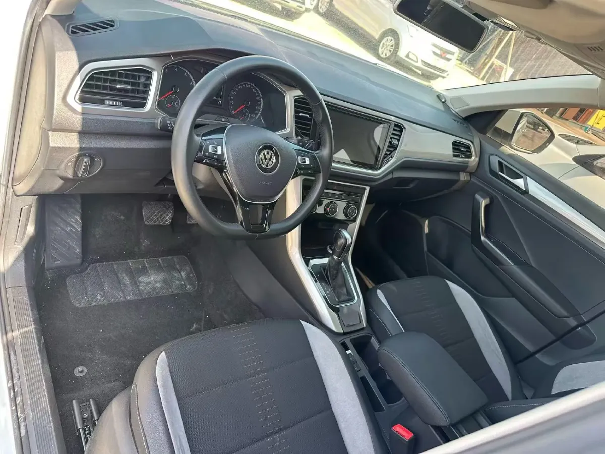 2019 Volkswagen T-Roc 1.4T 131HP L4 7DCT,autocango,china used car exporter,china ev exporter,chinese used car exporter,chinese used ev exporter