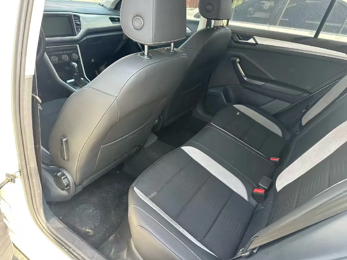 2019 Volkswagen T-Roc 1.4T 131HP L4 7DCT,autocango,china used car exporter,china ev exporter,chinese used car exporter,chinese used ev exporter