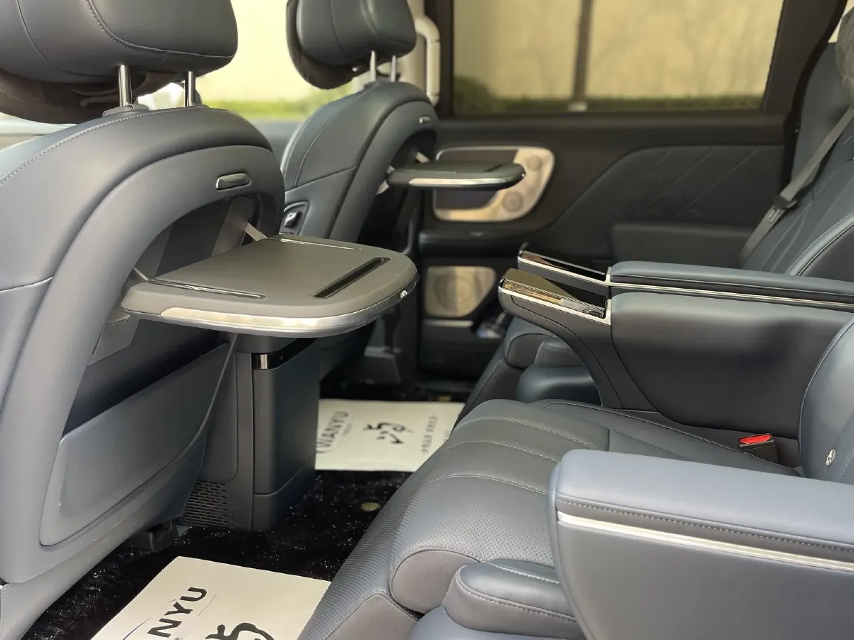 2026 Voyah Dream 1.5T 150HP L4 PHEV,autocango,china used car exporter,china ev exporter,chinese used car exporter,chinese used ev exporter