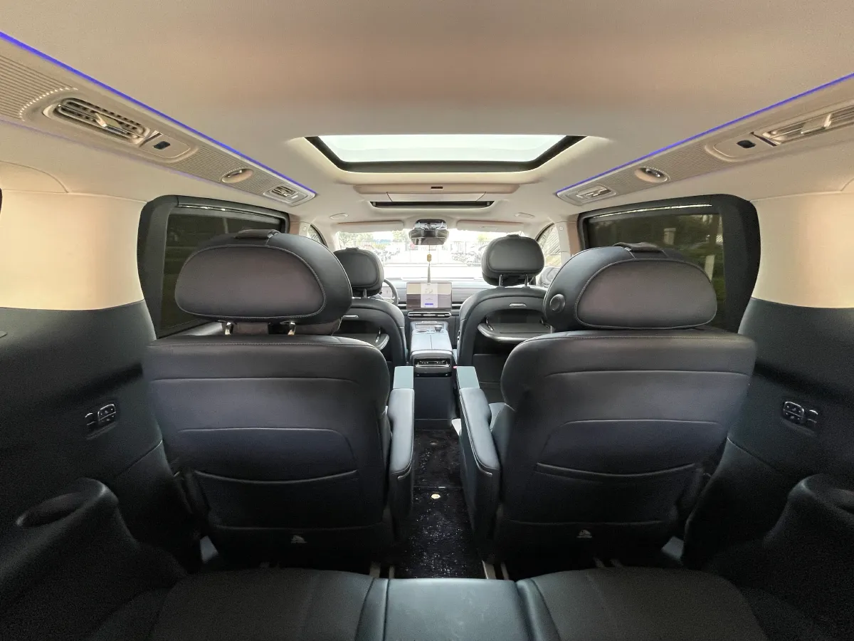 2026 Voyah Dream 1.5T 150HP L4 PHEV,autocango,china used car exporter,china ev exporter,chinese used car exporter,chinese used ev exporter