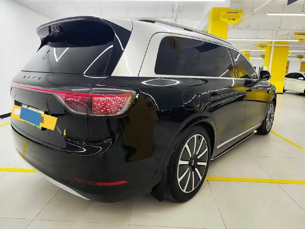 2025 AITO AITO M9 REEV 160HP REEV 52KWH,autocango,china used car exporter,china ev exporter,chinese used car exporter,chinese used ev exporter