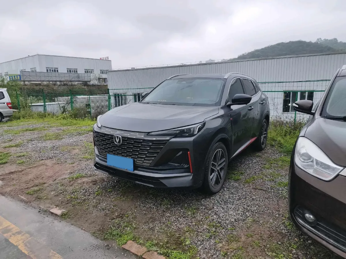 2022 ChangAn Oshan X7 Plus 1.5T 188HP L4 7DCT,autocango,china used car exporter,china ev exporter,chinese used car exporter,chinese used ev exporter