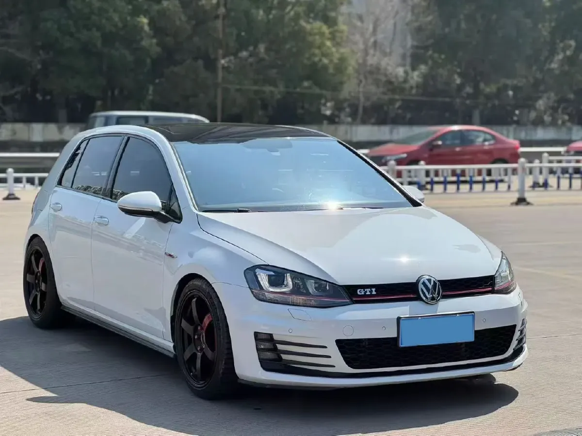 2018 Volkswagen GolfGTI 2.0T 220HP L4 7DCT,autocango,china used car exporter,china ev exporter,chinese used car exporter,chinese used ev exporter