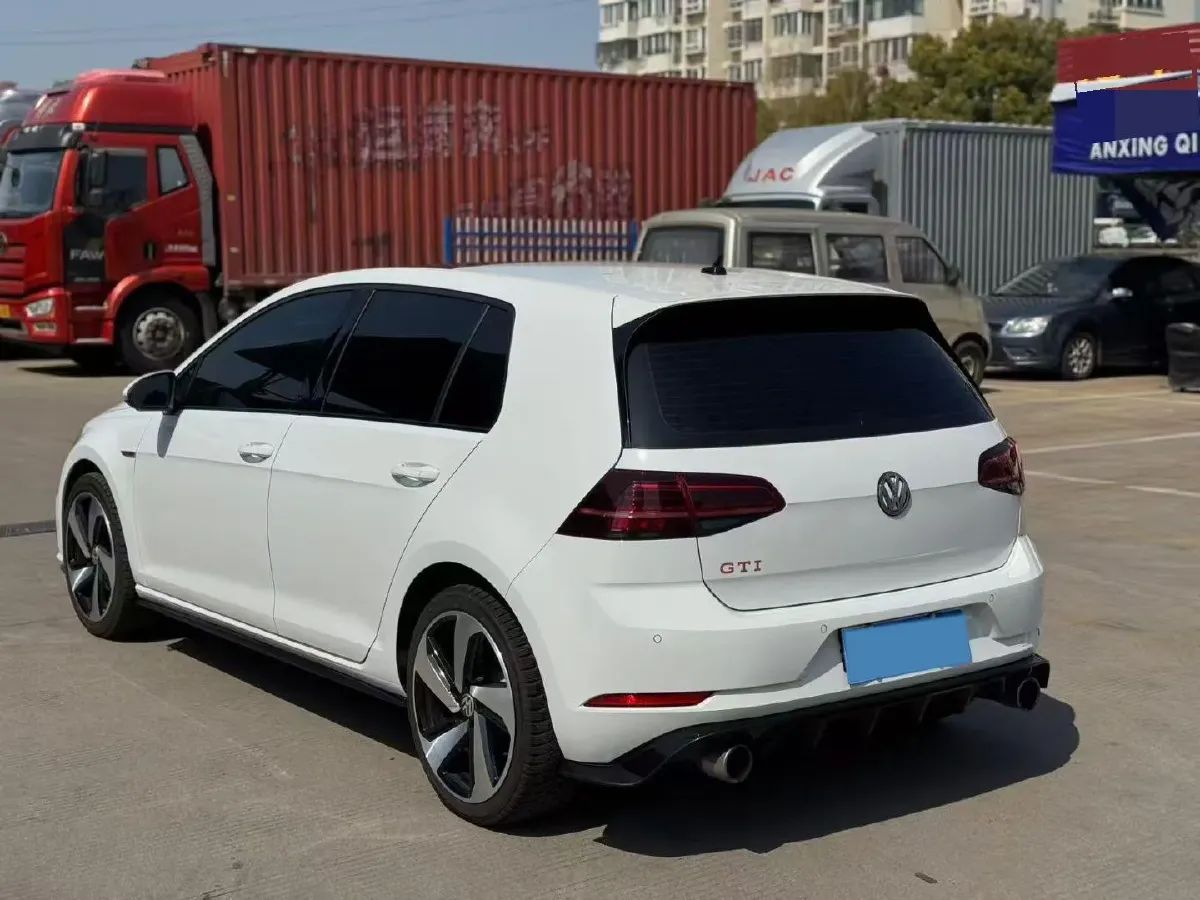 2018 Volkswagen GolfGTI 2.0T 220HP L4 7DCT,autocango,china used car exporter,china ev exporter,chinese used car exporter,chinese used ev exporter
