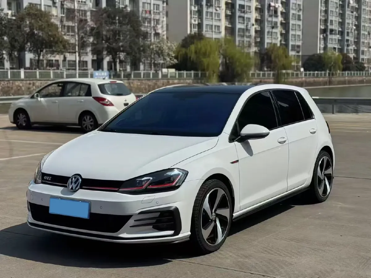 2018 Volkswagen GolfGTI 2.0T 220HP L4 7DCT,autocango,china used car exporter,china ev exporter,chinese used car exporter,chinese used ev exporter