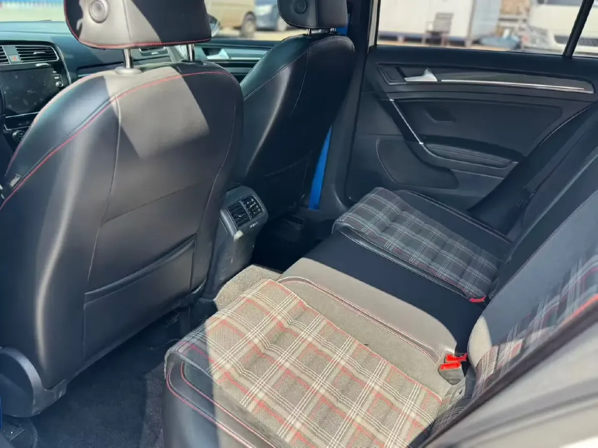2018 Volkswagen GolfGTI 2.0T 220HP L4 7DCT,autocango,china used car exporter,china ev exporter,chinese used car exporter,chinese used ev exporter