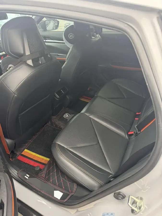 2022 ChangAn UNI-V 1.5T 188HP L4 7DCT,autocango,china used car exporter,china ev exporter,chinese used car exporter,chinese used ev exporter