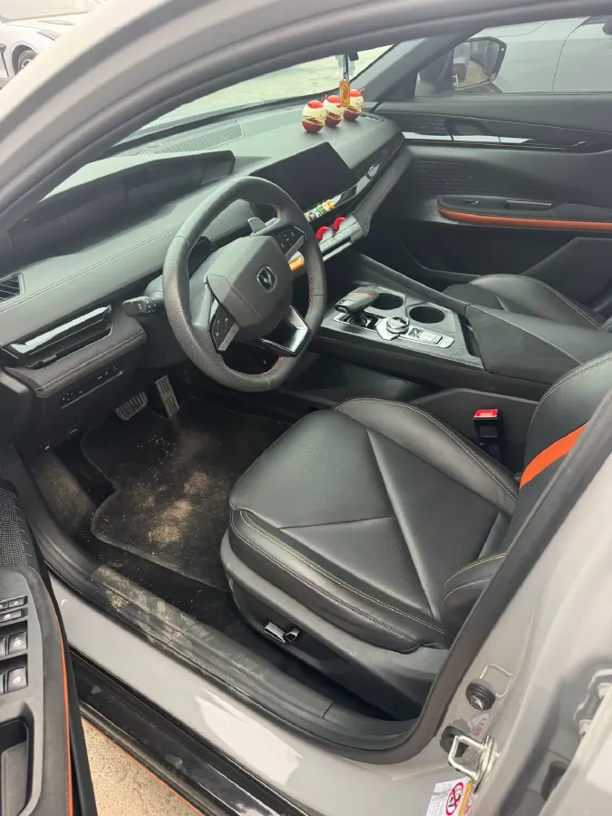 2022 ChangAn UNI-V 1.5T 188HP L4 7DCT,autocango,china used car exporter,china ev exporter,chinese used car exporter,chinese used ev exporter