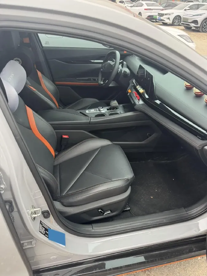 2022 ChangAn UNI-V 1.5T 188HP L4 7DCT,autocango,china used car exporter,china ev exporter,chinese used car exporter,chinese used ev exporter