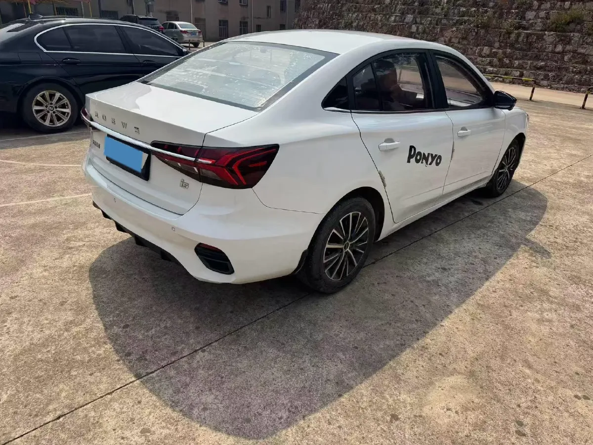 2021 Roewe i5 1.5L 120HP L4 CVT,autocango,china used car exporter,china ev exporter,chinese used car exporter,chinese used ev exporter