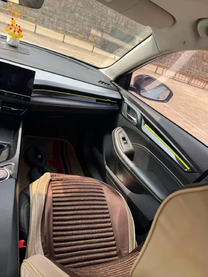 2021 Roewe i5 1.5L 120HP L4 CVT,autocango,china used car exporter,china ev exporter,chinese used car exporter,chinese used ev exporter