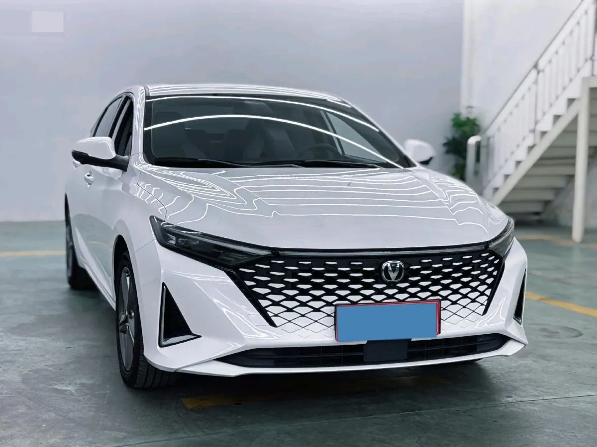 2023 ChangAn Raeton Plus 1.5T 188HP L4 7DCT,autocango,china used car exporter,china ev exporter,chinese used car exporter,chinese used ev exporter