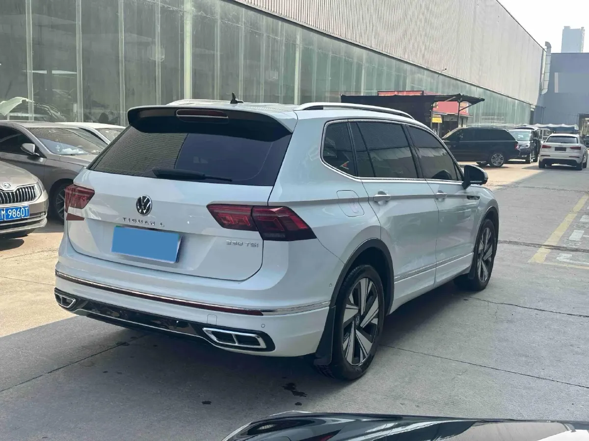 2024 Volkswagen Tiguan L 2.0T 186HP L4 7DCT,autocango,china used car exporter,china ev exporter,chinese used car exporter,chinese used ev exporter