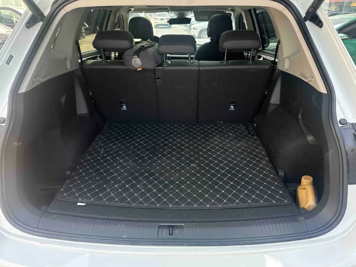 2024 Volkswagen Tiguan L 2.0T 186HP L4 7DCT,autocango,china used car exporter,china ev exporter,chinese used car exporter,chinese used ev exporter