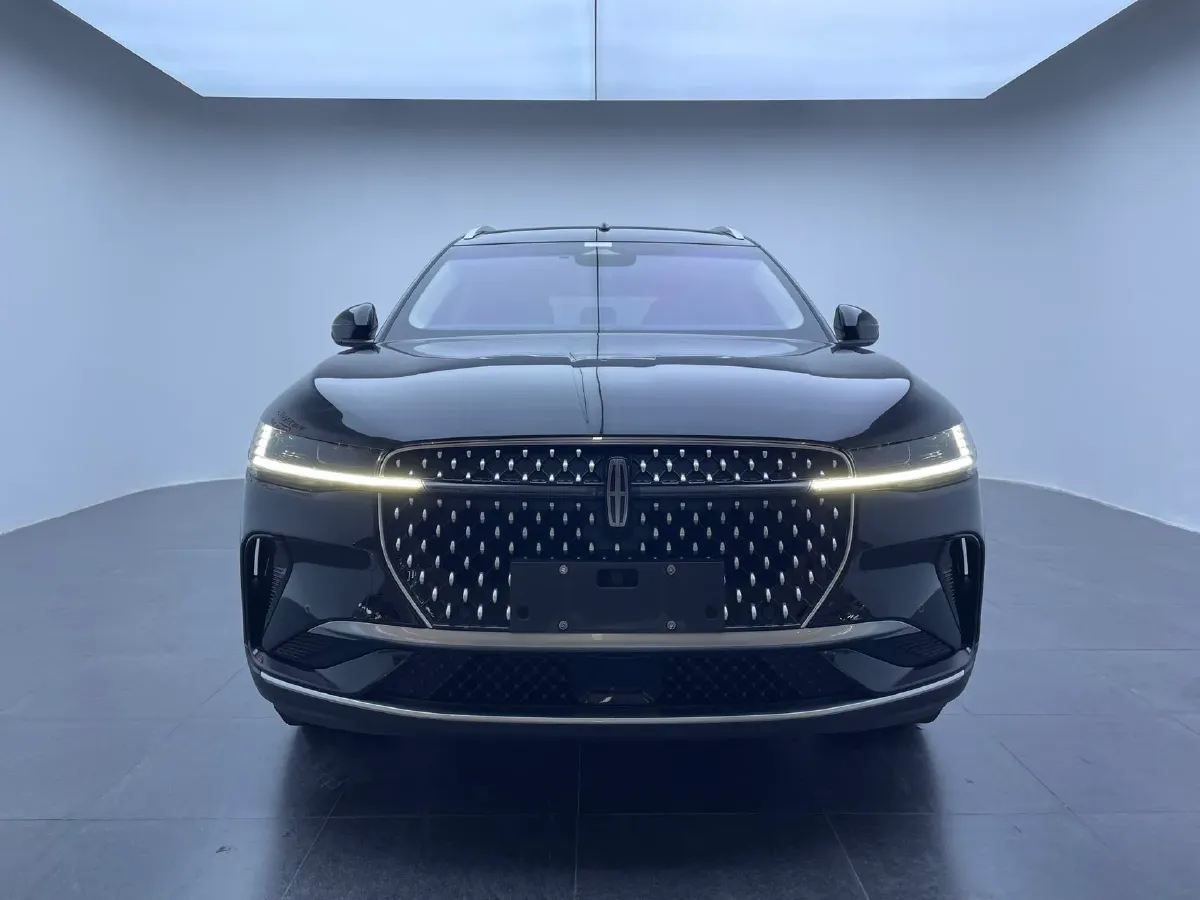 2023 Lincoln Nautilus 2.0T 261HP L4 8AT,autocango,china used car exporter,china ev exporter,chinese used car exporter,chinese used ev exporter