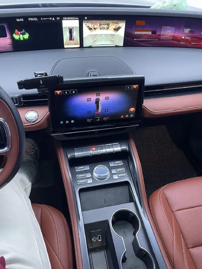 2023 Lincoln Nautilus 2.0T 261HP L4 8AT,autocango,china used car exporter,china ev exporter,chinese used car exporter,chinese used ev exporter