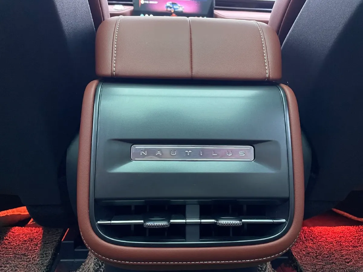 2023 Lincoln Nautilus 2.0T 261HP L4 8AT,autocango,china used car exporter,china ev exporter,chinese used car exporter,chinese used ev exporter