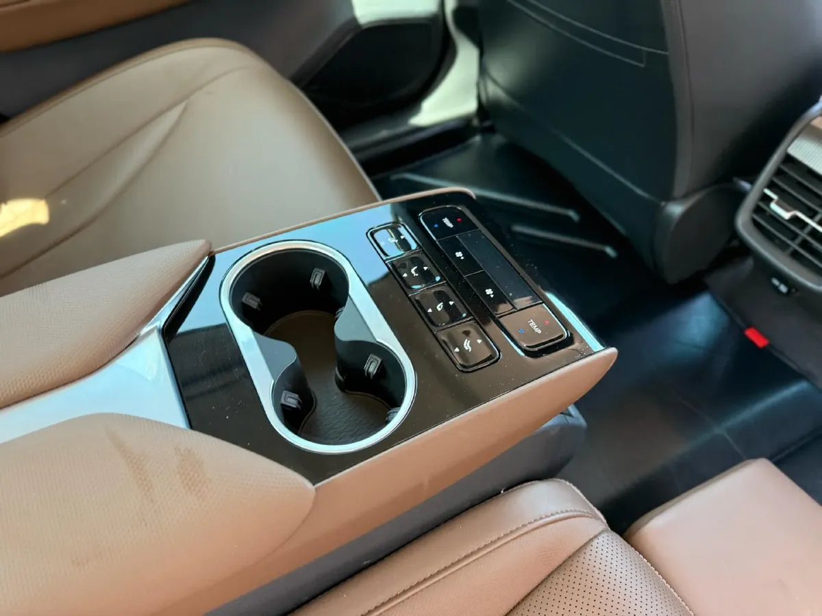 2021 HongQi E-QM5 BEV 54KWH,autocango,china used car exporter,china ev exporter,chinese used car exporter,chinese used ev exporter